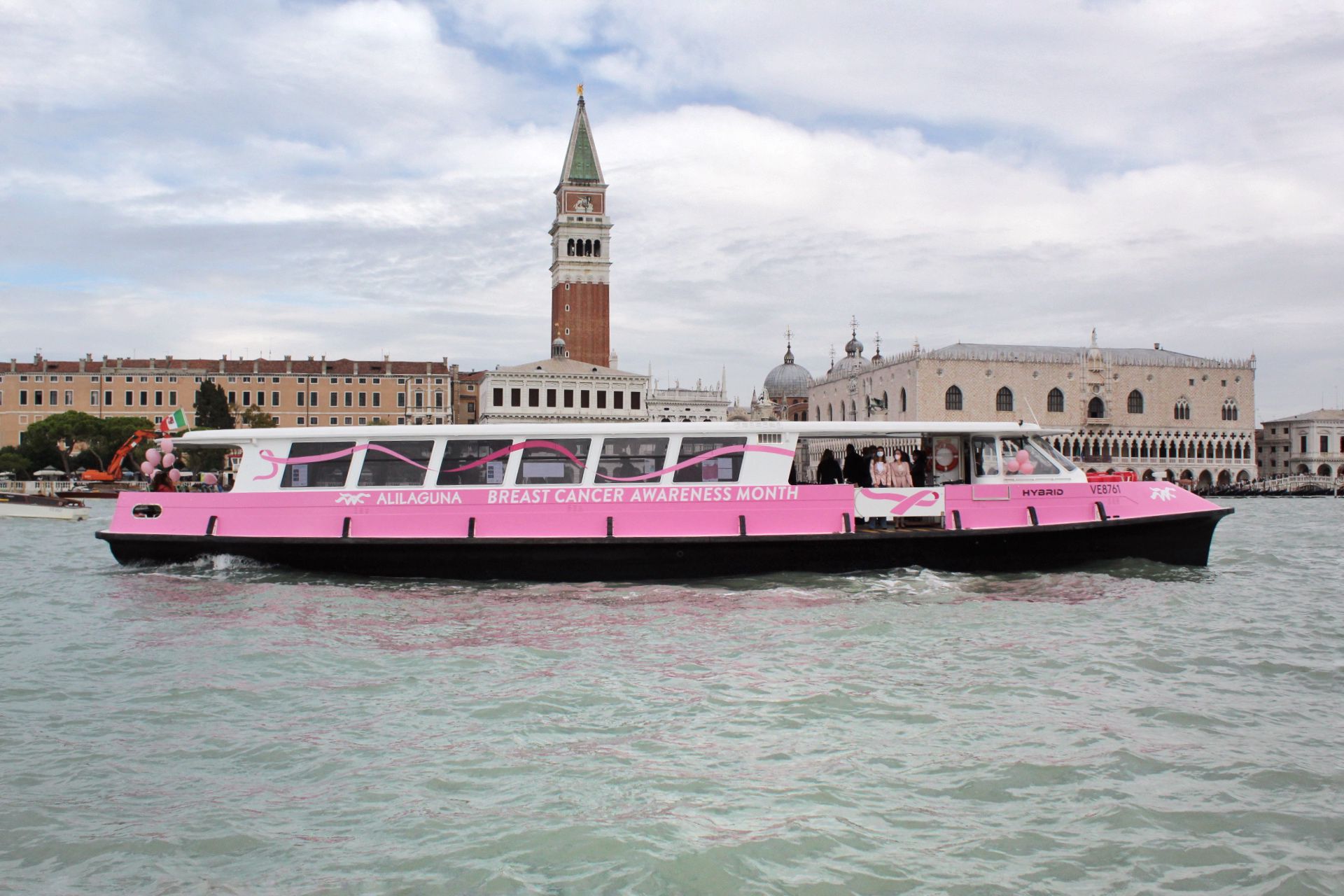 Venezia si tinge di rosa
