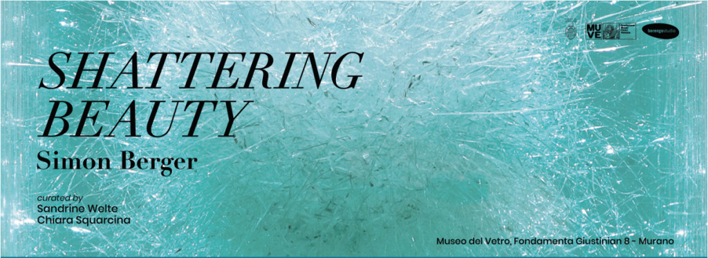 Das Murano Glass Museum beherbergt Shattering Beauty, die Ausstellung des Schweizer Künstlers, der Porträts auf Glas schafft